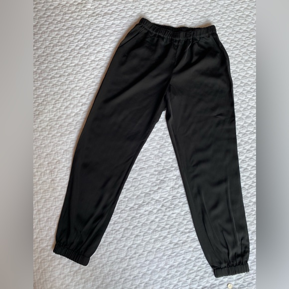 Trina Turk Women’s Jogger Size 0 Loose Black Pants w/Pockets Rayon Blend - Picture 2 of 8